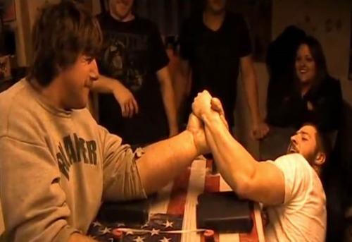 Thích thú với thủy thủ Popeye phiên bản ngoài đời thực - 2