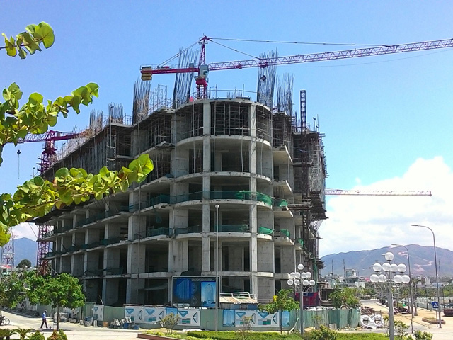 Ngừng thi công công trình tổ hợp cao 48 tầng ở Khánh Hòa - 1
