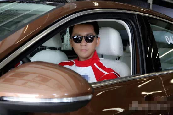 Dàn xế hộp trăm tỉ của Phạm Băng Băng và bạn trai - 13