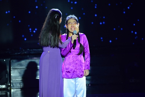 Đoan Trang lần đầu mang con gái 1 tuổi lên sân khấu - 4