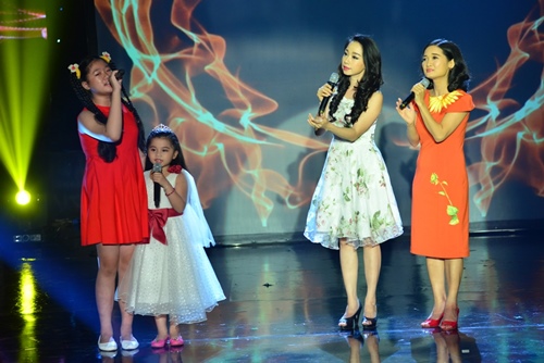 Đoan Trang lần đầu mang con gái 1 tuổi lên sân khấu - 7