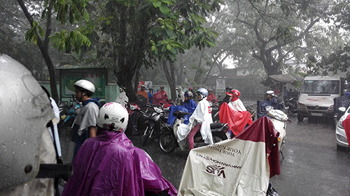 Thi vào lớp 10 môn Toán ở TP.HCM: Đại số dễ, hình học lắt léo - 2