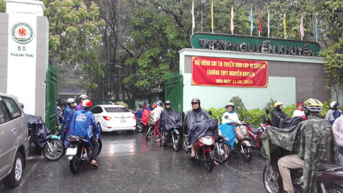 Thi vào lớp 10 môn Toán ở TP.HCM: Đại số dễ, hình học lắt léo - 4