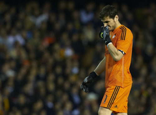 Bỏ Cech, Arsenal muốn “giải cứu” Casillas - 1