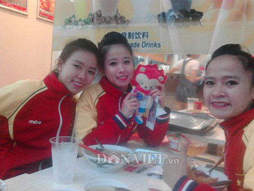 “Hotgirl” Tuyết Vân nhịn đói 6 tiếng để tranh HCV với Thái Lan - 1
