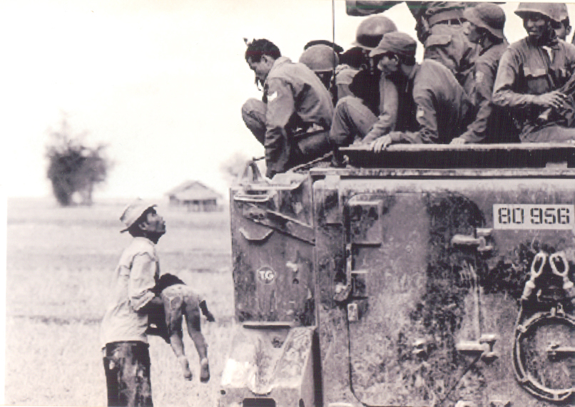 Nhìn lại chiến tranh Việt Nam qua những bức ảnh của AP - 6
