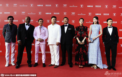 Khoe ngực khủng, Liễu Nham "soán ngôi" Phạm Băng Băng - 10