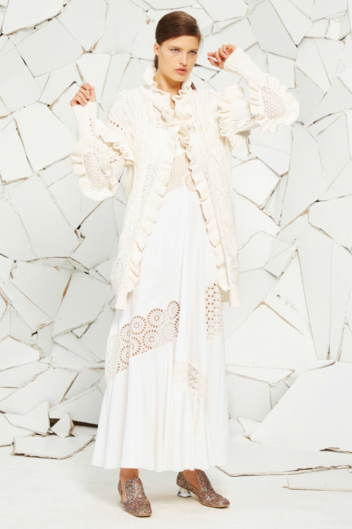 Những cô gái mang quyền lực mềm từ sự nữ tính - 11