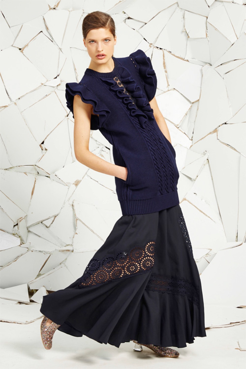 Những cô gái mang quyền lực mềm từ sự nữ tính - 12