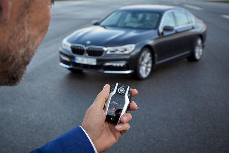 5 công nghệ của BMW 7-Series khiến bạn “sướng như vua” - 1