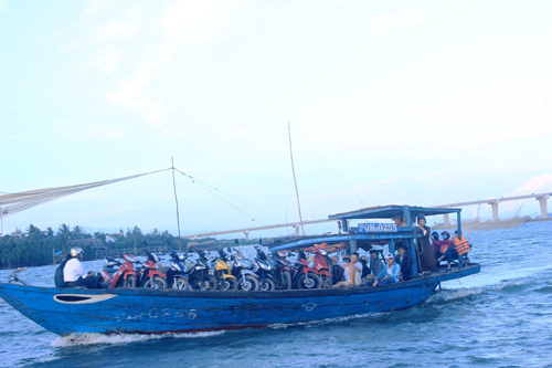 Ảnh: Liều mạng qua cầu đang thi công dở ở Quảng Nam - 15