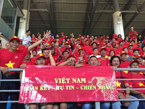 CĐV Việt ở Singapore: Niềm vui chưa trọn, hẹn SEA Games sau - 1