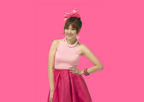 Hari Won bất ngờ “đổi màu” trong MV mới - 1