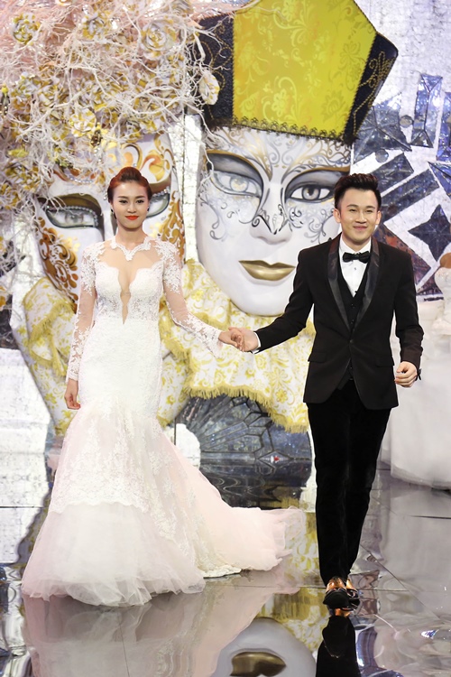 Dương Triệu Vũ và Lan Ngọc "kết hôn" trên sàn diễn - 7