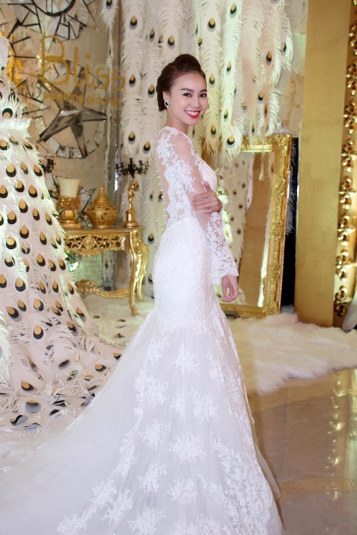 Dương Triệu Vũ và Lan Ngọc "kết hôn" trên sàn diễn - 11