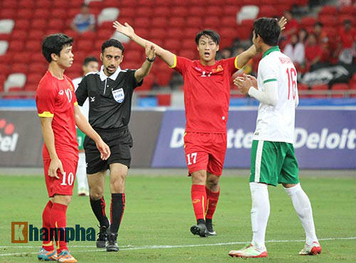 U23 Việt Nam "bùng cháy" trước U23 Indonesia tri ân CĐV - 4