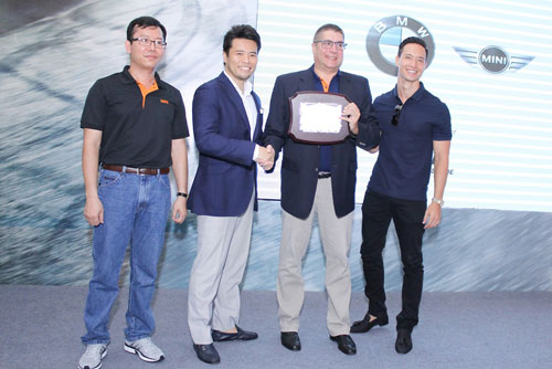 Kim Lý lái xe cùng Bridgestone - 4