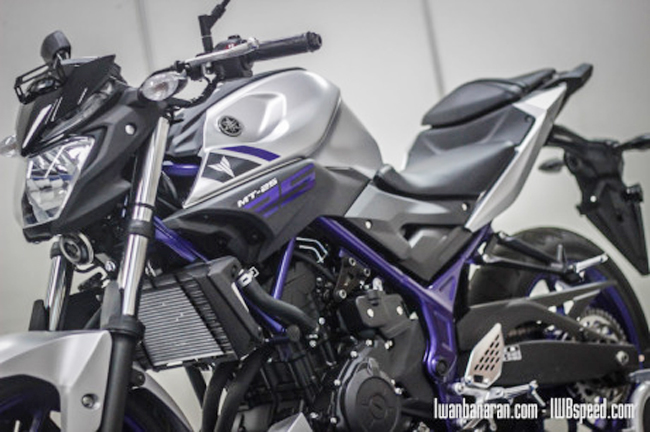 Cận cảnh xe côn tay Yamaha MT-25 hầm hố - 13