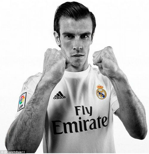 Real ra mắt áo đấu mới: Có Casillas, có cả Benzema - 8