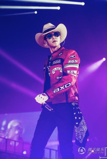 Big Bang "bốc lửa" khuấy động 40.000 fan Hồng Kông - 9