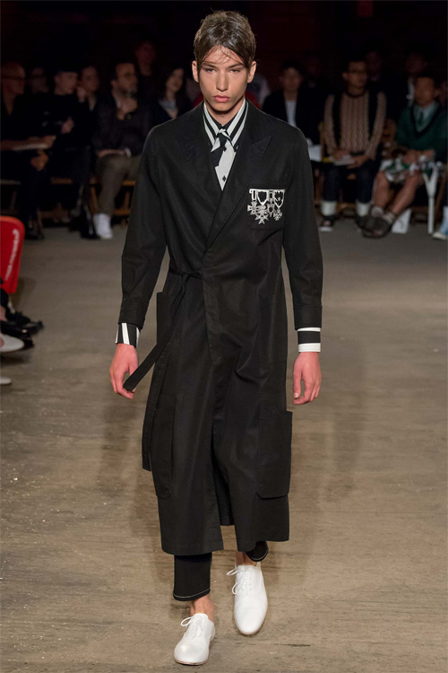 Cảm hứng biển cả mênh mang trong thiết kế của McQueen - 18