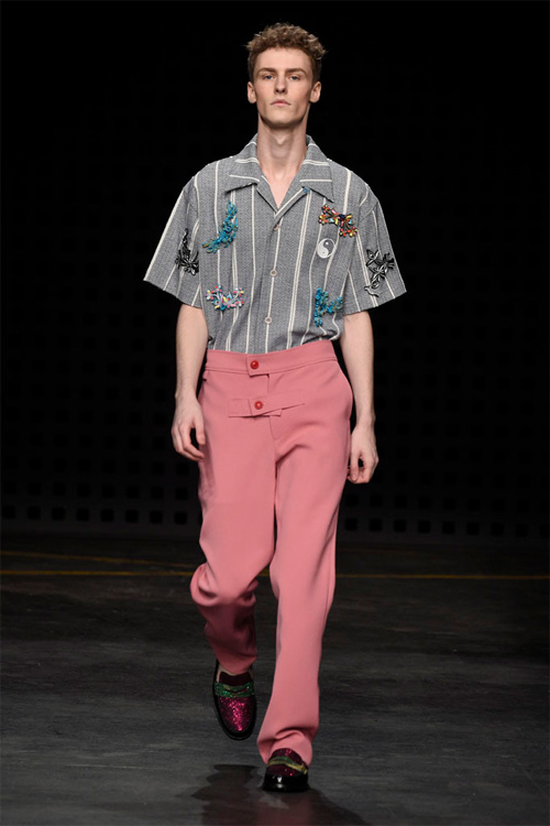 Áo yếm nữ gây sốc trên sàn diễn thời trang nam - 7