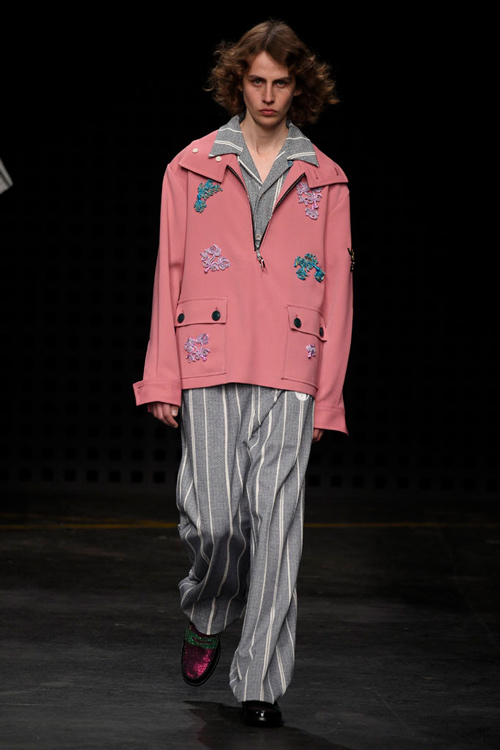 Áo yếm nữ gây sốc trên sàn diễn thời trang nam - 8