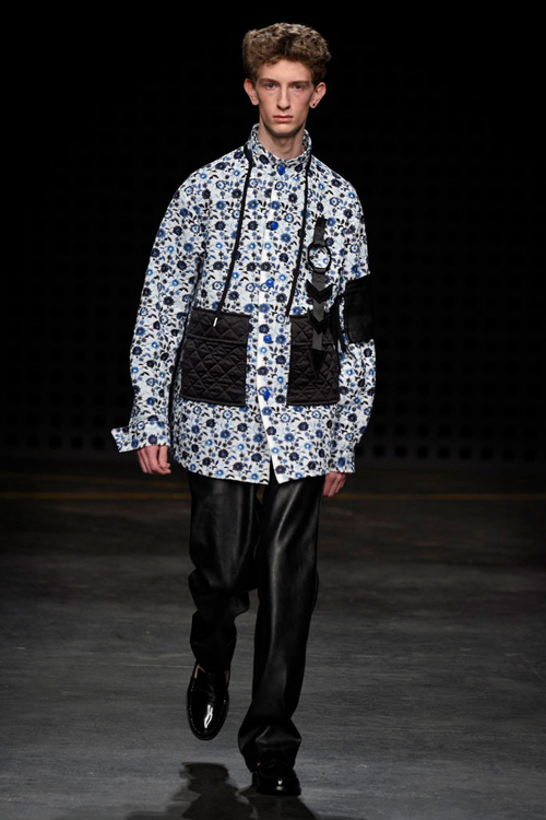 Áo yếm nữ gây sốc trên sàn diễn thời trang nam - 11