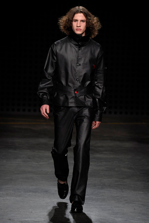 Áo yếm nữ gây sốc trên sàn diễn thời trang nam - 6