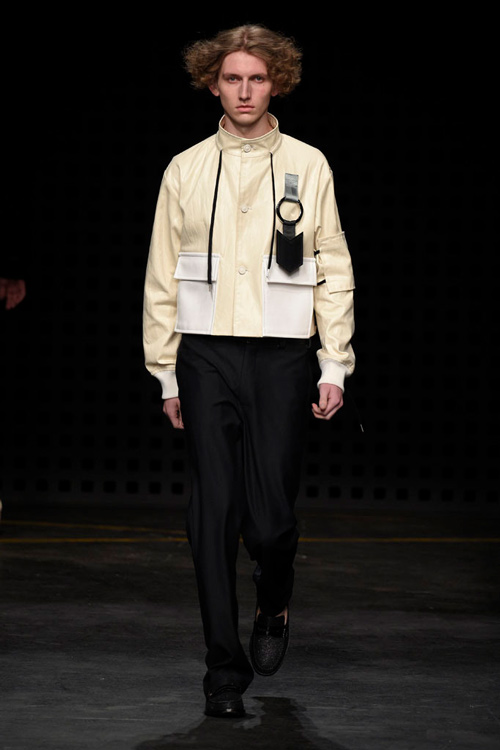 Áo yếm nữ gây sốc trên sàn diễn thời trang nam - 9