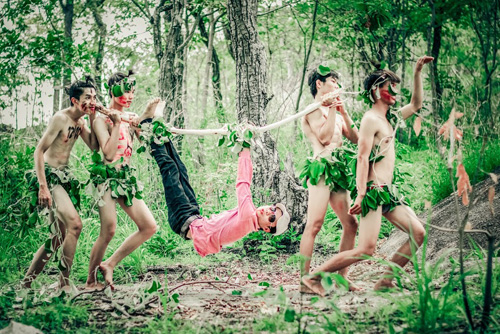 Teen Gia Lai dùng lá cây đóng khố chụp ảnh kỷ yếu - 12