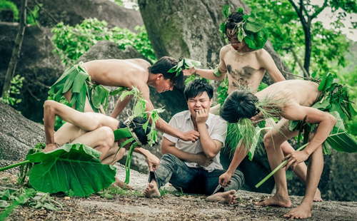 Teen Gia Lai dùng lá cây đóng khố chụp ảnh kỷ yếu - 13