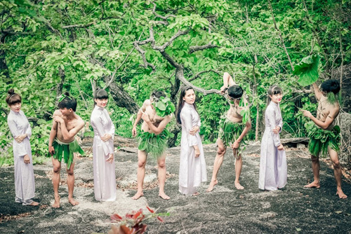 Teen Gia Lai dùng lá cây đóng khố chụp ảnh kỷ yếu - 17