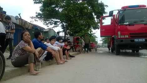 Cháy khủng khiếp trong đêm, 4.000 người tháo chạy - 2