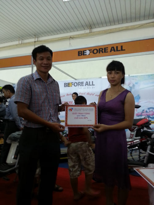“Cơn mưa quà tặng” từ xe đạp điện Before All tại Vietnam AutoExpo 2015 - 4