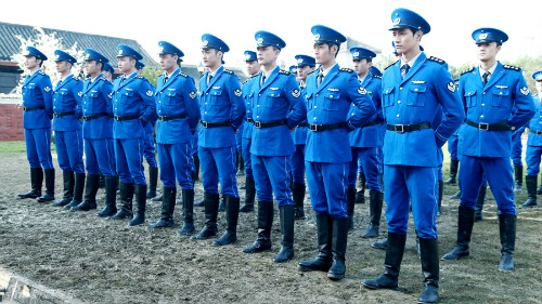 Dàn trai đẹp 6 múi duyệt binh khiến fan “mê mẩn“ - 14