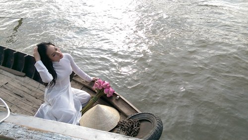 Ca sỹ hải ngoại gây ấn tượng với MV về Việt Nam - 3