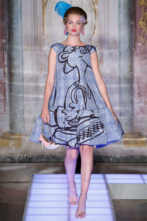 “Hoàng tử 16 tuổi” mặc màu mè diễn thời trang - 13