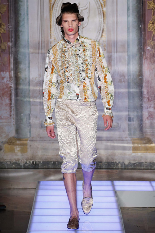 “Hoàng tử 16 tuổi” mặc màu mè diễn thời trang - 17