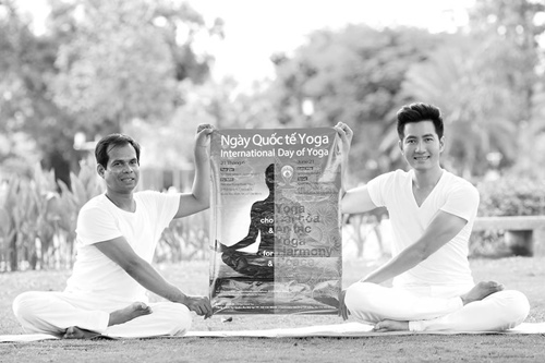 Nguyễn Phi Hùng khoe vẻ dẻo dai của tuổi U40 - 14