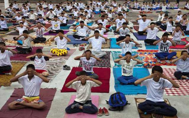 35.000 người đồng loạt tập yoga ở Ấn Độ - 1