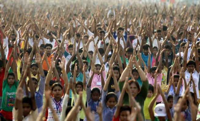 35.000 người đồng loạt tập yoga ở Ấn Độ - 11