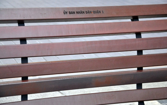 Ngắm hàng ghế gỗ 100 tuổi trên phố đi bộ đẹp nhất VN - 8