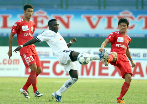Vòng 13 V-League 2015: Trật tự khó đổi - 1