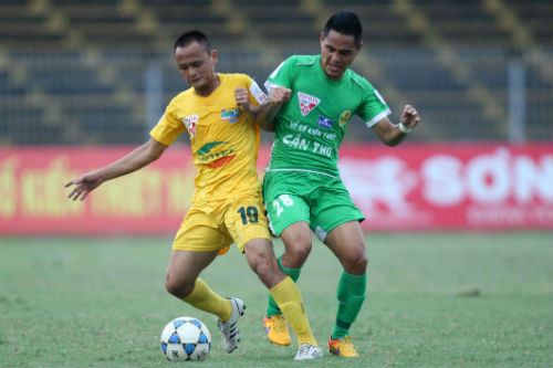 Vòng 13 V-League 2015: Trật tự khó đổi - 2