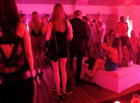 Đại gia Ả Rập chi 10 tỷ đồng gặp mỹ nữ 15 phút - 4