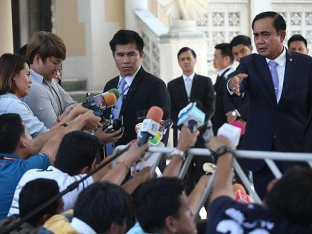 Tướng lĩnh Thái Lan mâu thuẫn vì bị nhà báo “hỏi khó” - 1