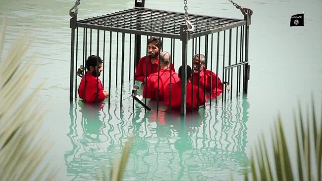 IS tung video 3 hình thức hành quyết tù nhân tàn độc - 1