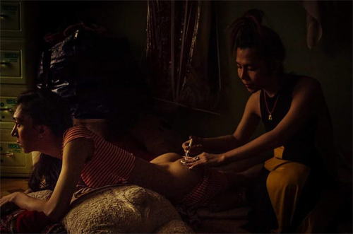 Bộ ảnh “Cãi mụ” của cô gái chuyển giới gây sốt - 12