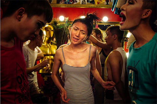 Bộ ảnh “Cãi mụ” của cô gái chuyển giới gây sốt - 10